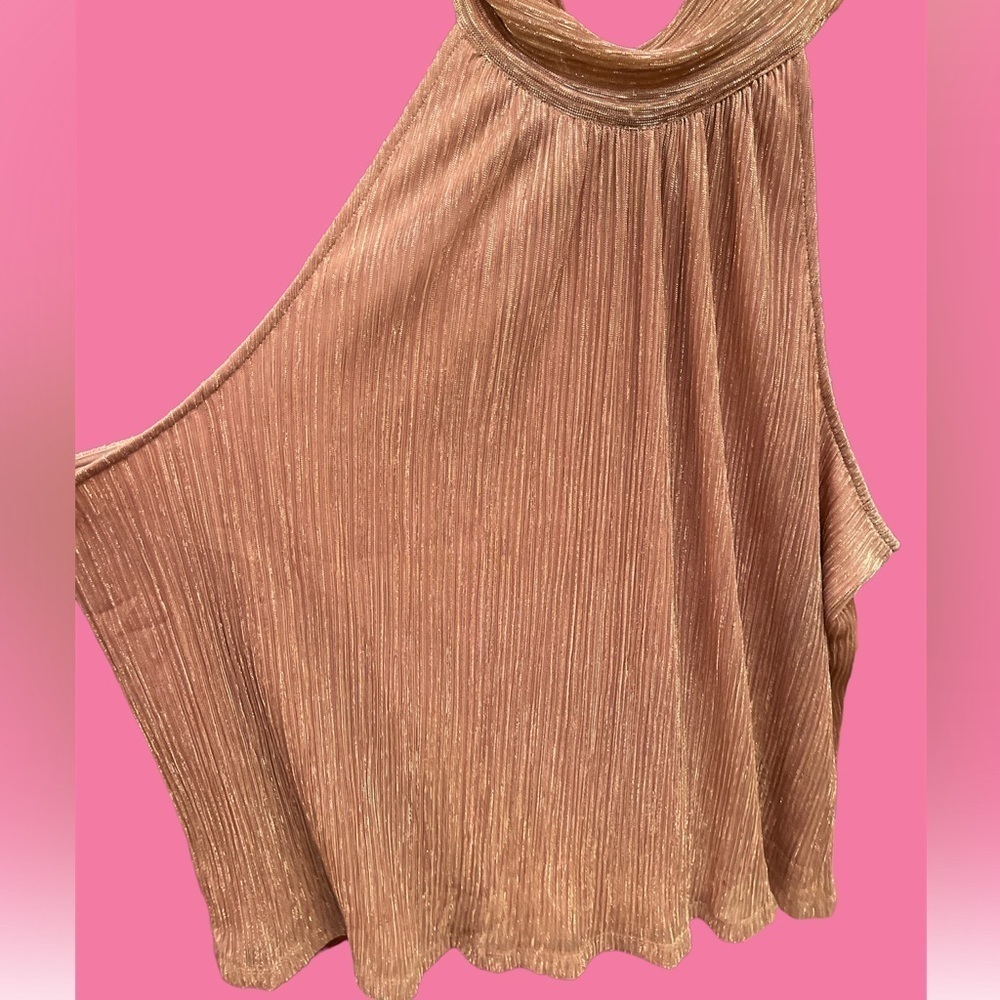 BNWT-Nine West lined sleeveless champagne color Metallic tie around neck blouse.